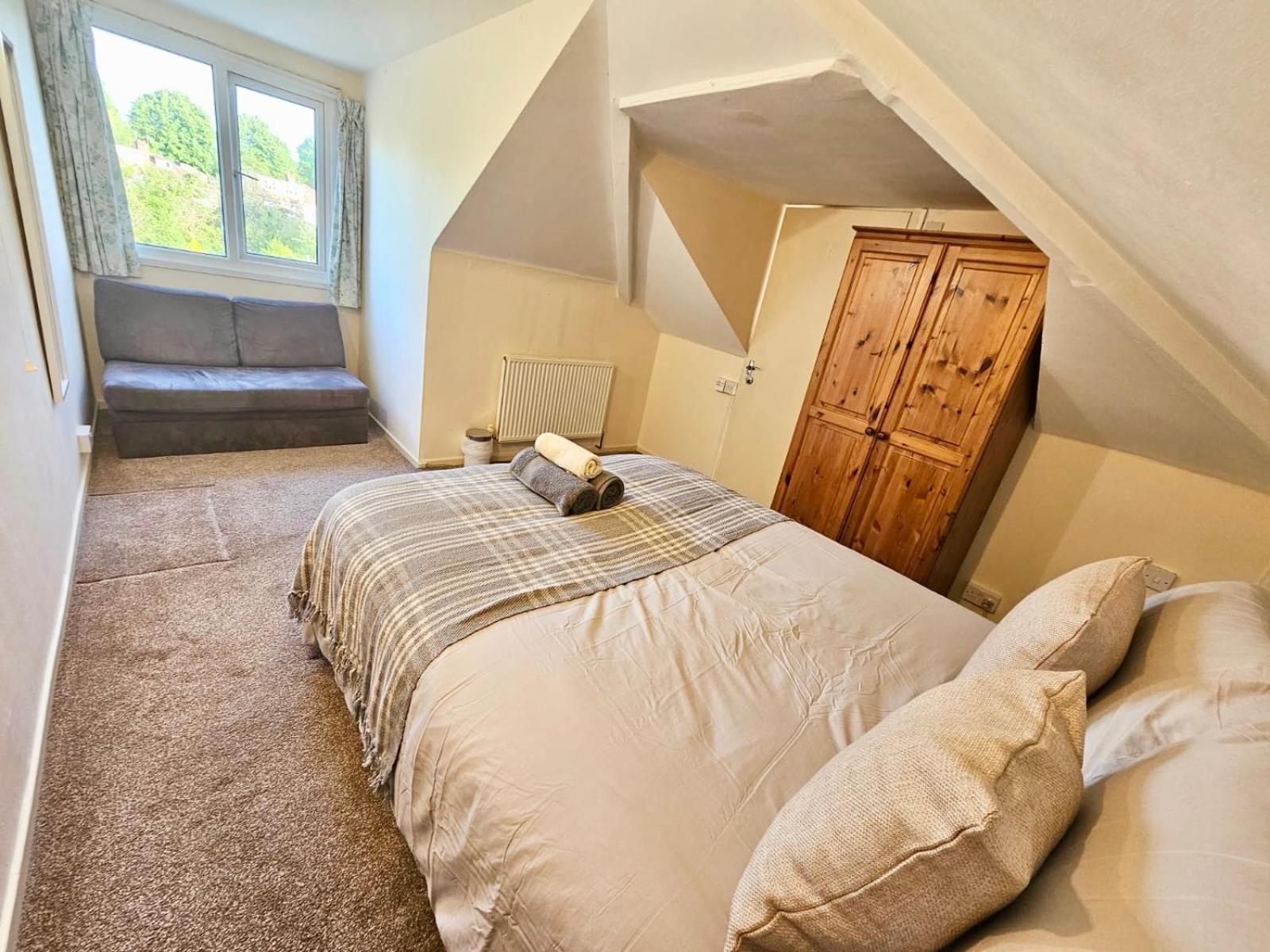 Charming Near Southmead Homestay *